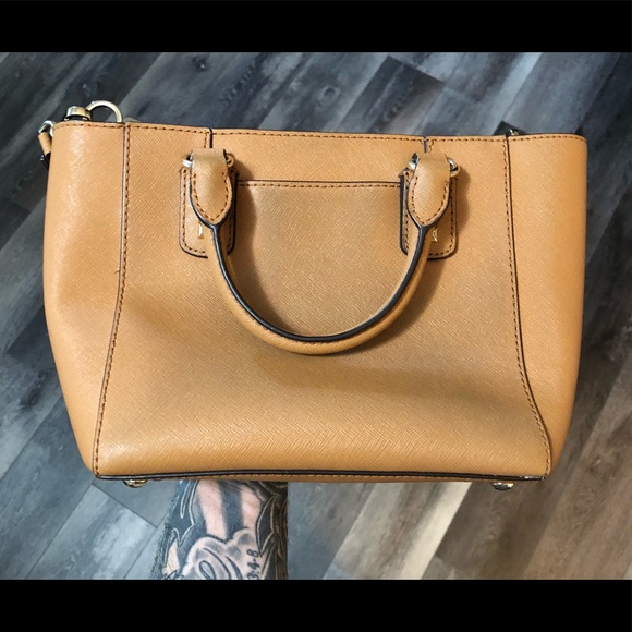 Michael Kors Saffiano Leather Messenger Bag/Purse - Picture 4 of 7